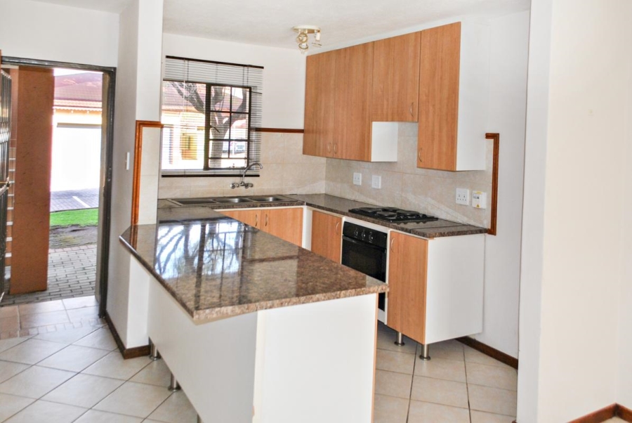 2 Bedroom Property for Sale in Noordwyk Gauteng