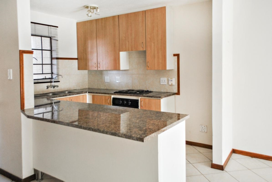 2 Bedroom Property for Sale in Noordwyk Gauteng