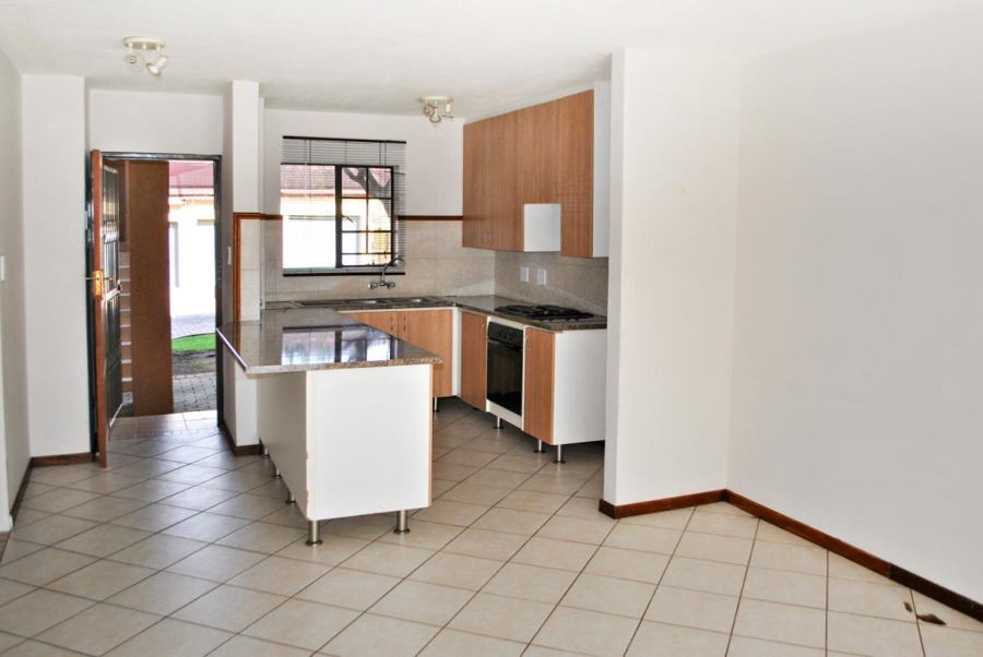 2 Bedroom Property for Sale in Noordwyk Gauteng