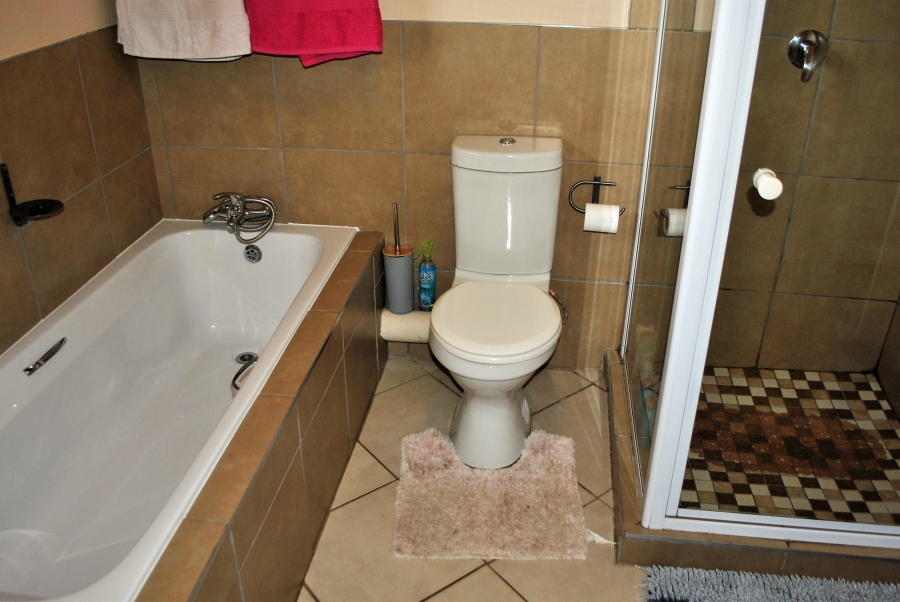 3 Bedroom Property for Sale in Noordwyk Gauteng
