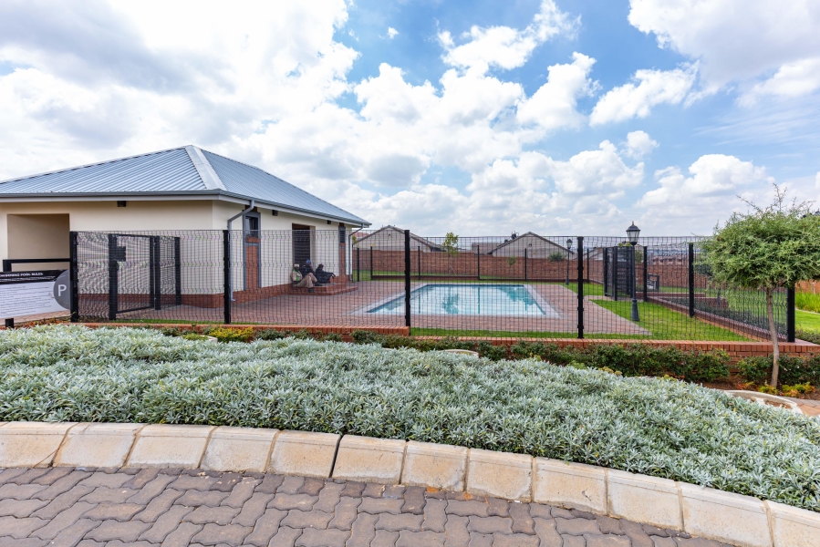 3 Bedroom Property for Sale in Noordwyk Gauteng