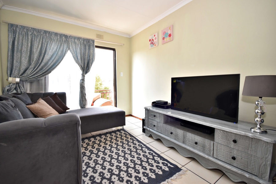 2 Bedroom Property for Sale in Sonneglans Gauteng