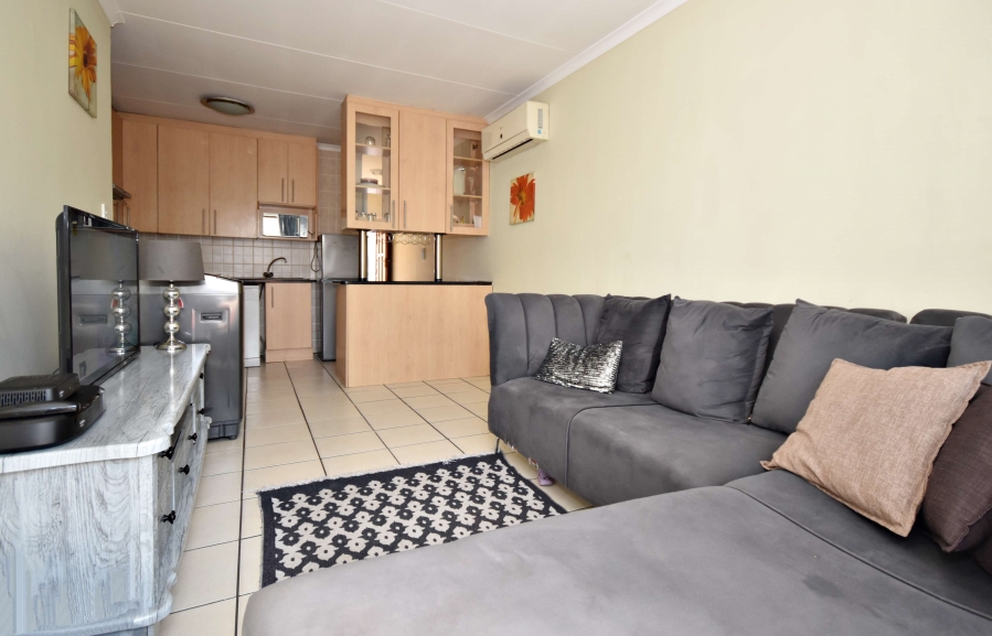 2 Bedroom Property for Sale in Sonneglans Gauteng