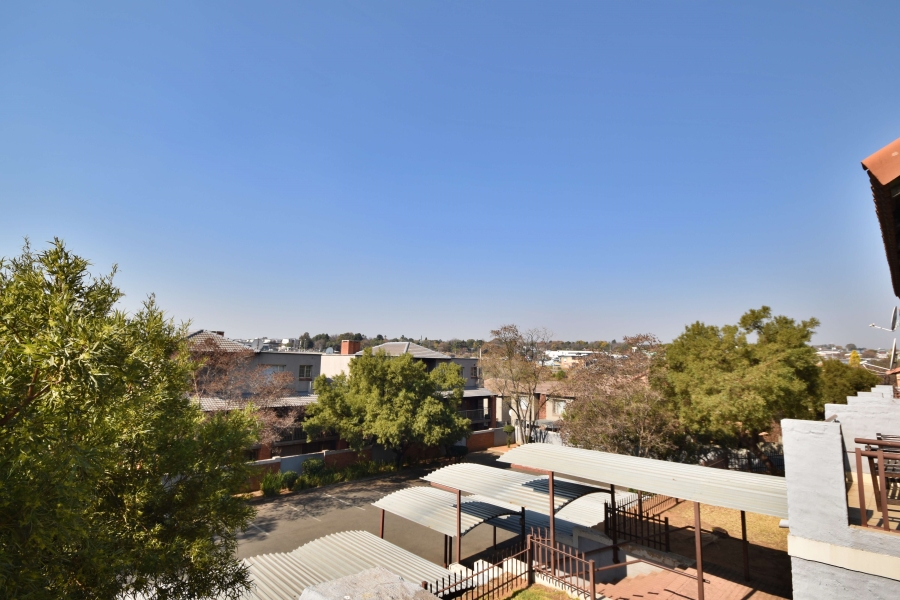 2 Bedroom Property for Sale in Sonneglans Gauteng
