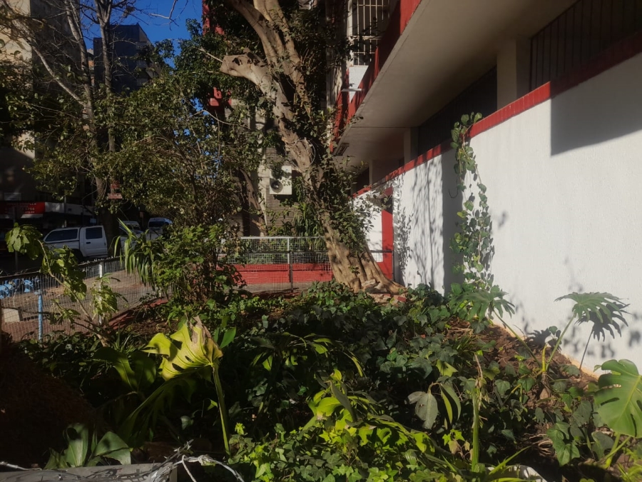 2 Bedroom Property for Sale in Hillbrow Gauteng