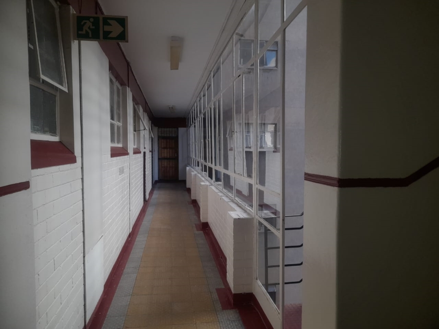 2 Bedroom Property for Sale in Hillbrow Gauteng
