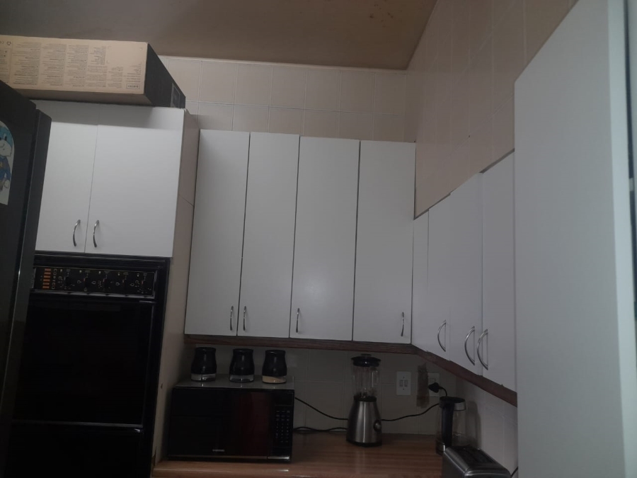2 Bedroom Property for Sale in Hillbrow Gauteng