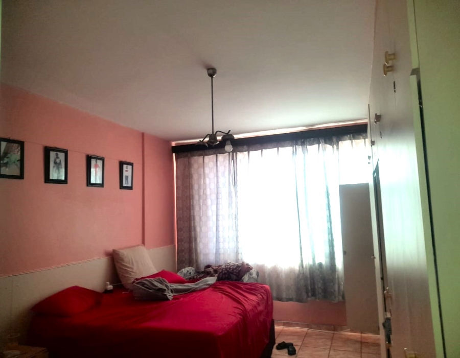 2 Bedroom Property for Sale in Hillbrow Gauteng