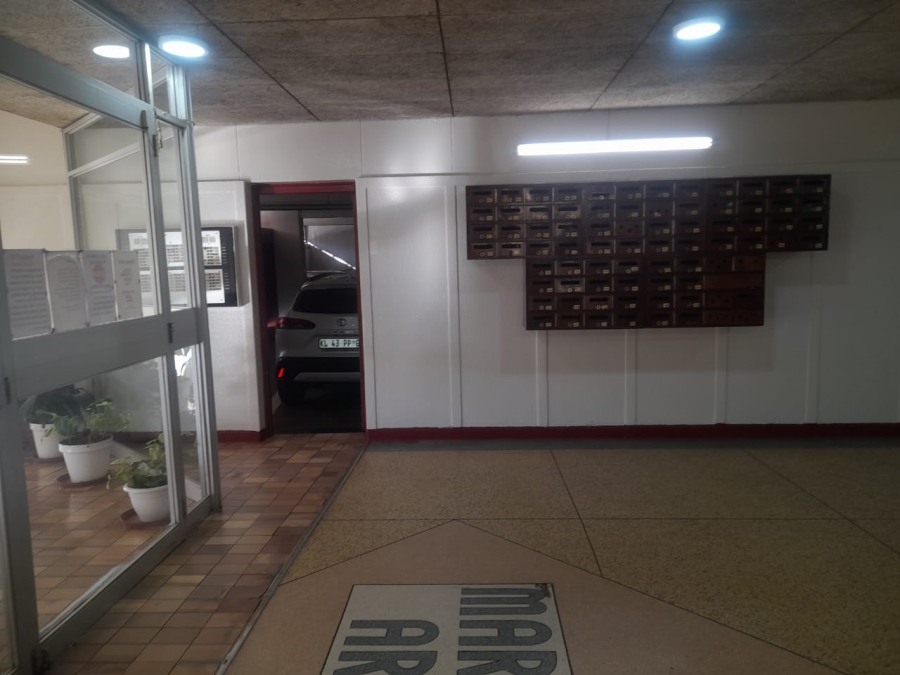2 Bedroom Property for Sale in Hillbrow Gauteng