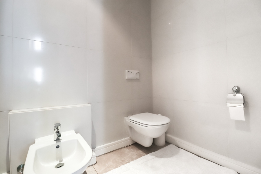 To Let 4 Bedroom Property for Rent in Morningside Gauteng