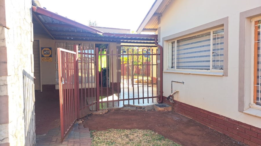 4 Bedroom Property for Sale in Amandasig Gauteng