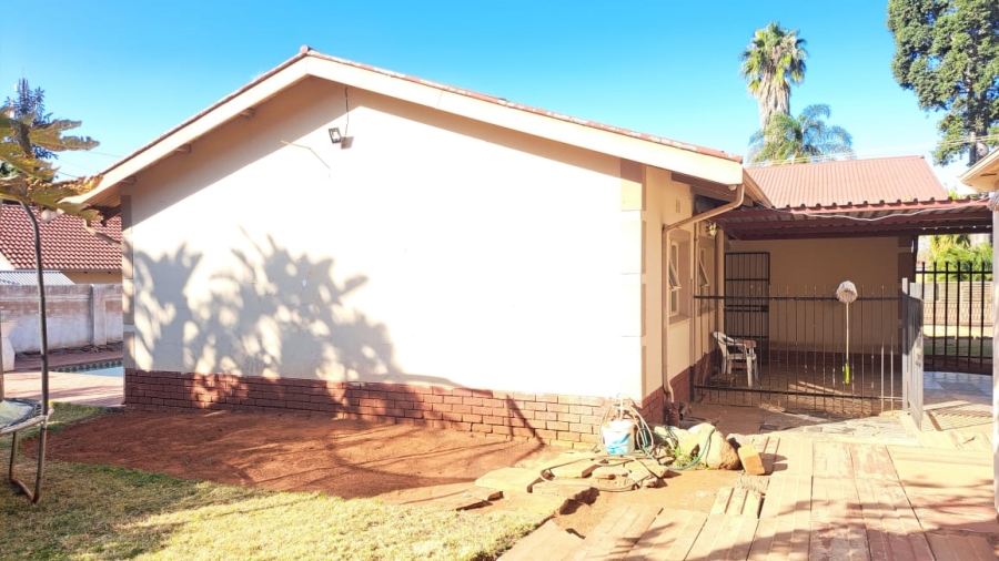 4 Bedroom Property for Sale in Amandasig Gauteng