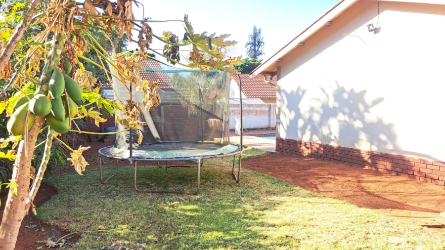 4 Bedroom Property for Sale in Amandasig Gauteng