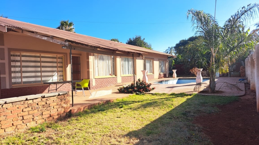 4 Bedroom Property for Sale in Amandasig Gauteng