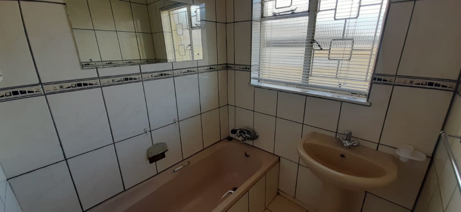 To Let 3 Bedroom Property for Rent in Minnebron Gauteng