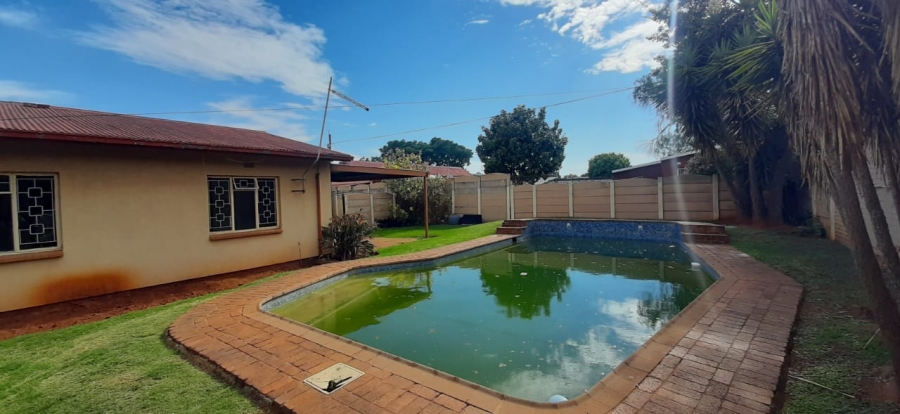 To Let 3 Bedroom Property for Rent in Minnebron Gauteng