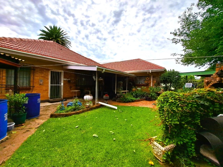 4 Bedroom Property for Sale in Three Rivers Gauteng