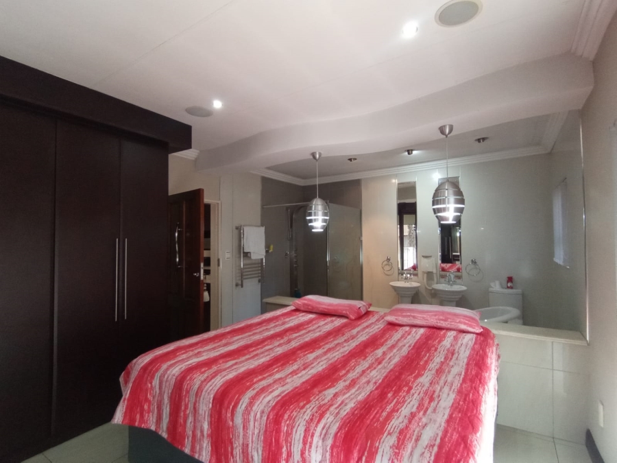 4 Bedroom Property for Sale in Risiville Gauteng