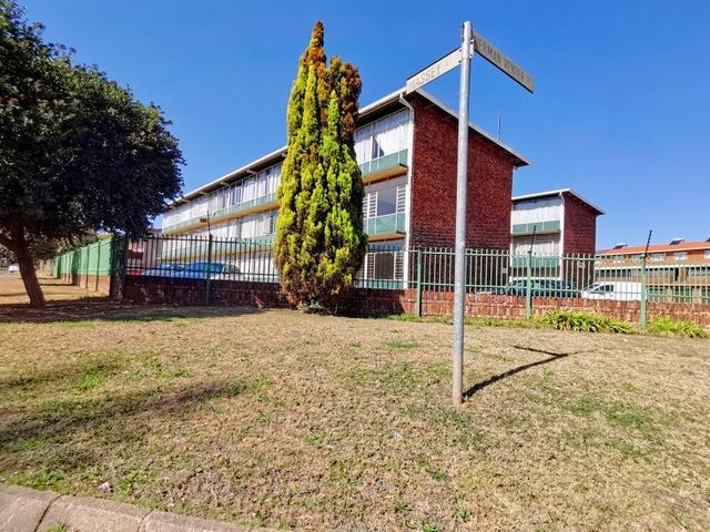 0 Bedroom Property for Sale in Queenswood Gauteng