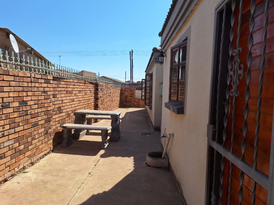 3 Bedroom Property for Sale in Soshanguve G Gauteng