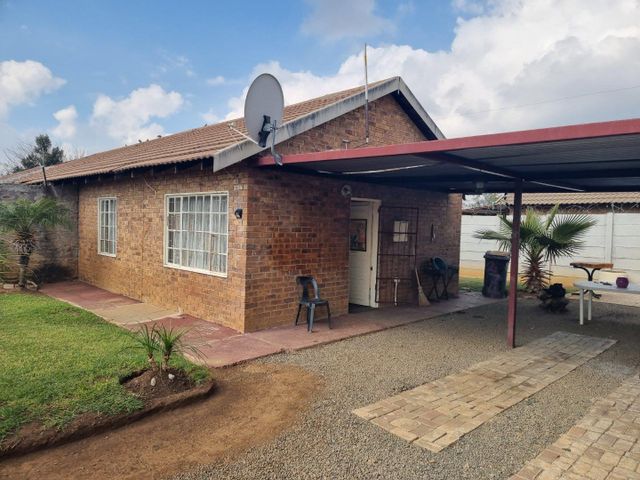 2 Bedroom Property for Sale in Elandspoort Gauteng