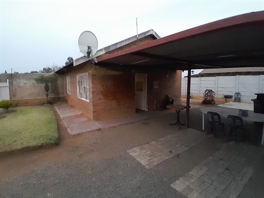2 Bedroom Property for Sale in Elandspoort Gauteng