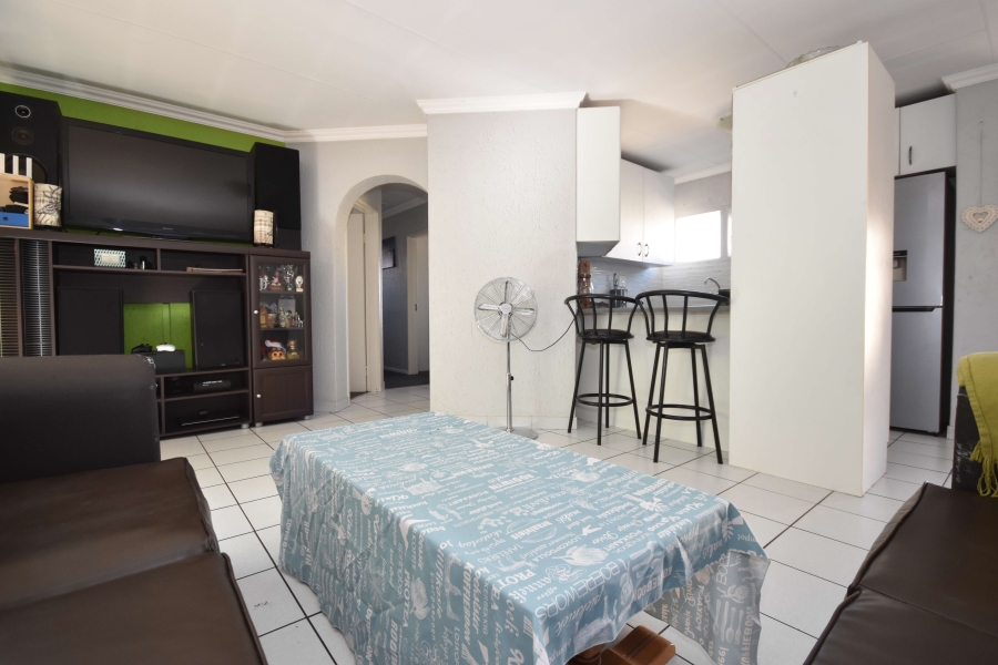 2 Bedroom Property for Sale in Bromhof Gauteng