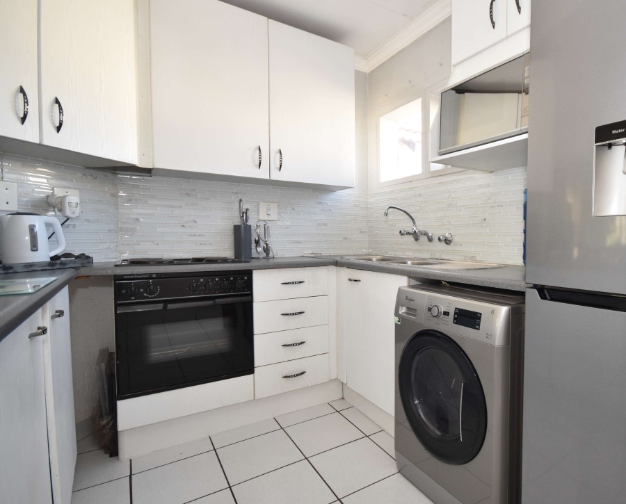 2 Bedroom Property for Sale in Bromhof Gauteng