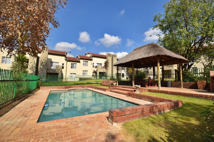 2 Bedroom Property for Sale in Bromhof Gauteng