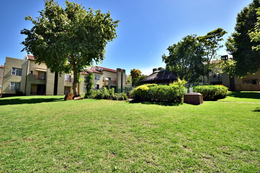 2 Bedroom Property for Sale in Bromhof Gauteng