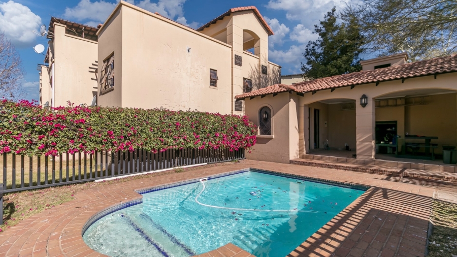 2 Bedroom Property for Sale in Noordwyk Gauteng
