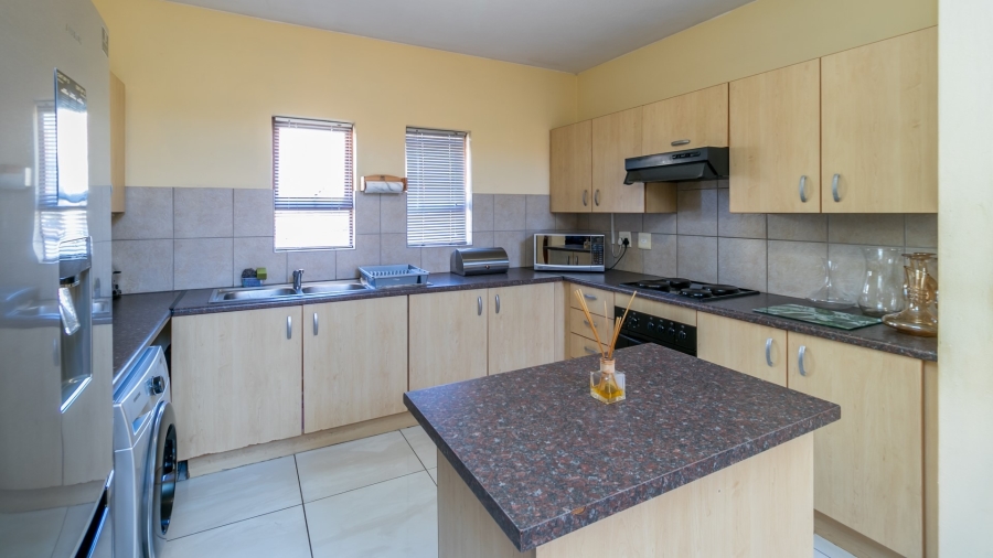 2 Bedroom Property for Sale in Noordwyk Gauteng