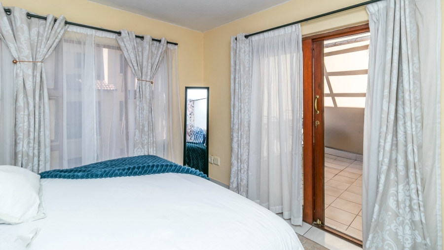 2 Bedroom Property for Sale in Noordwyk Gauteng