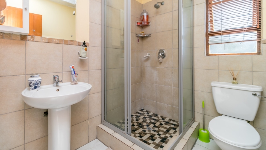 2 Bedroom Property for Sale in Noordwyk Gauteng
