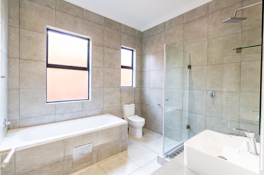 3 Bedroom Property for Sale in Six Fountains Residential Estate Gauteng