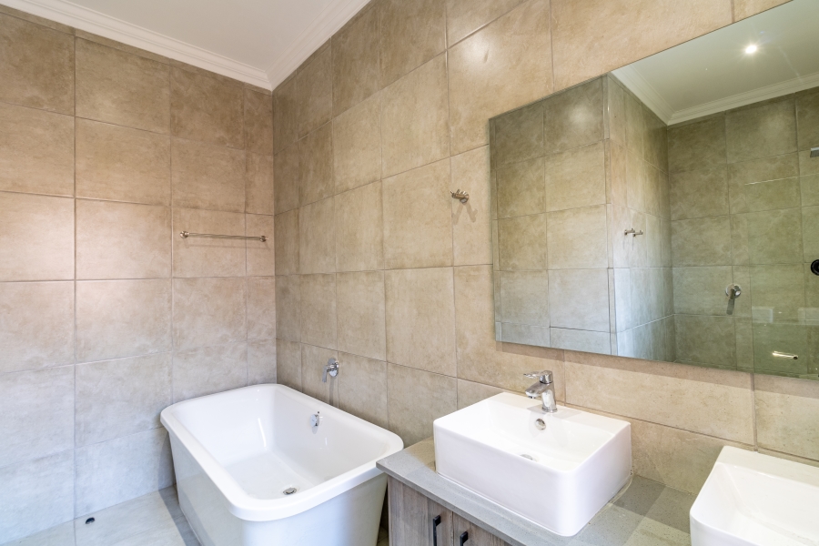 3 Bedroom Property for Sale in Six Fountains Residential Estate Gauteng