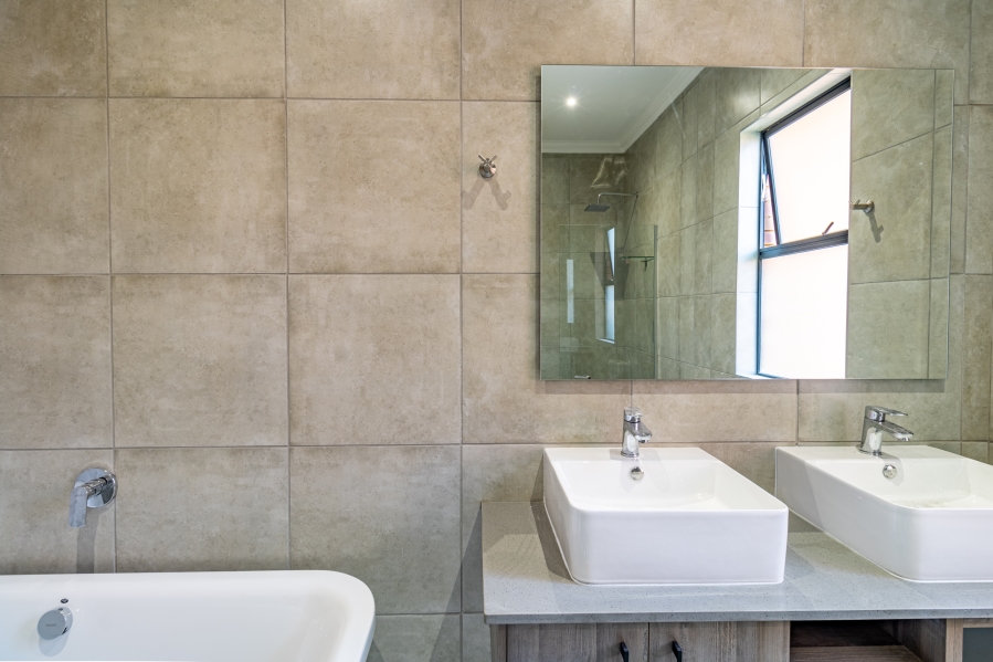 3 Bedroom Property for Sale in Six Fountains Residential Estate Gauteng
