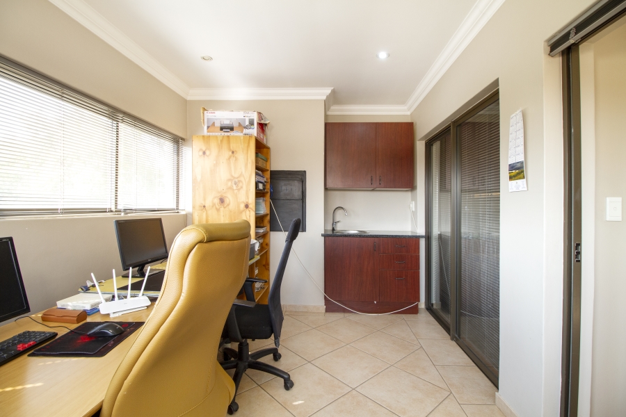 4 Bedroom Property for Sale in The Wilds Gauteng
