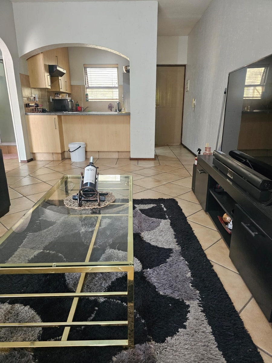 To Let 1 Bedroom Property for Rent in Lonehill Gauteng
