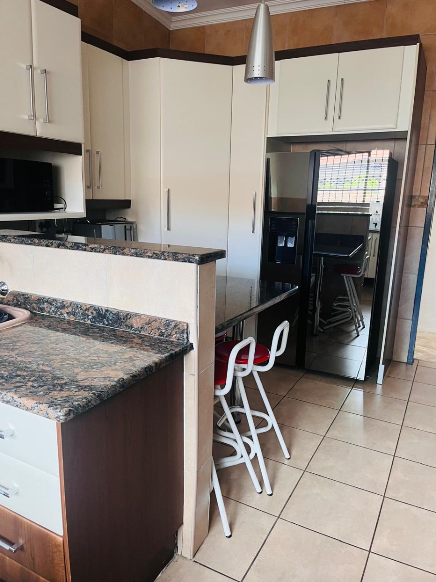 4 Bedroom Property for Sale in Theresa Park Gauteng