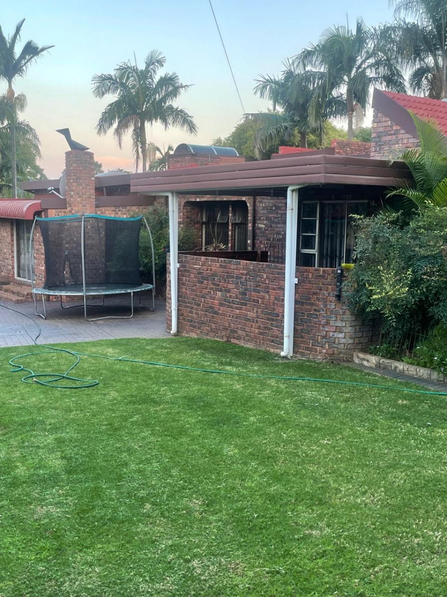 4 Bedroom Property for Sale in Theresa Park Gauteng