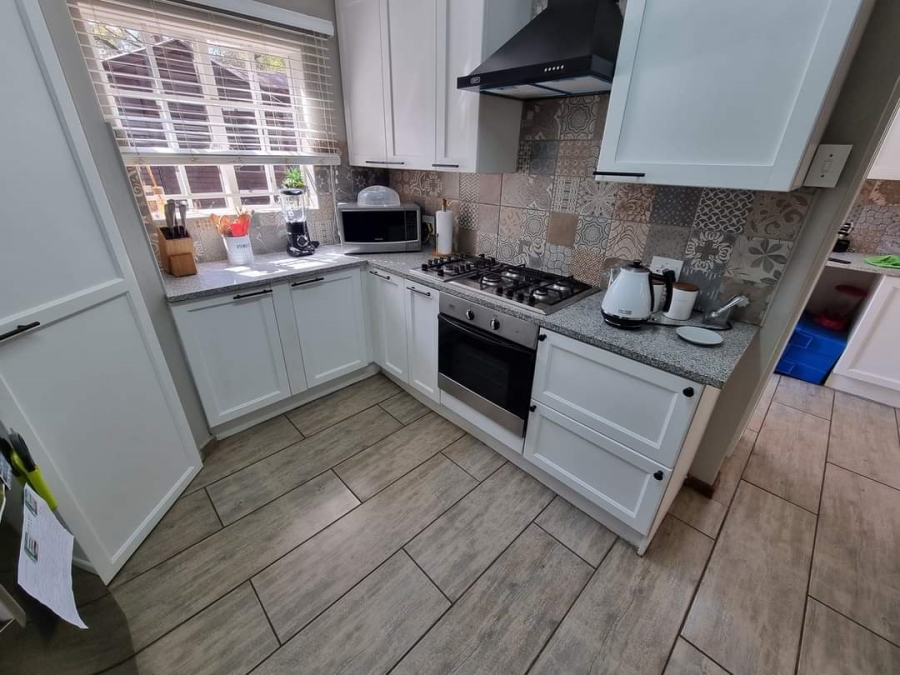 3 Bedroom Property for Sale in Faerie Glen Gauteng