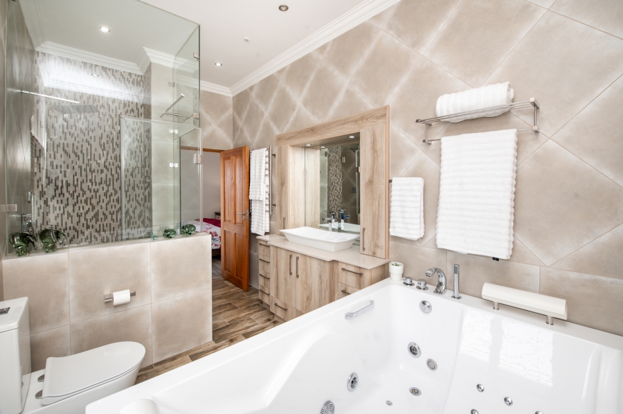 11 Bedroom Property for Sale in Copperleaf Estate Gauteng