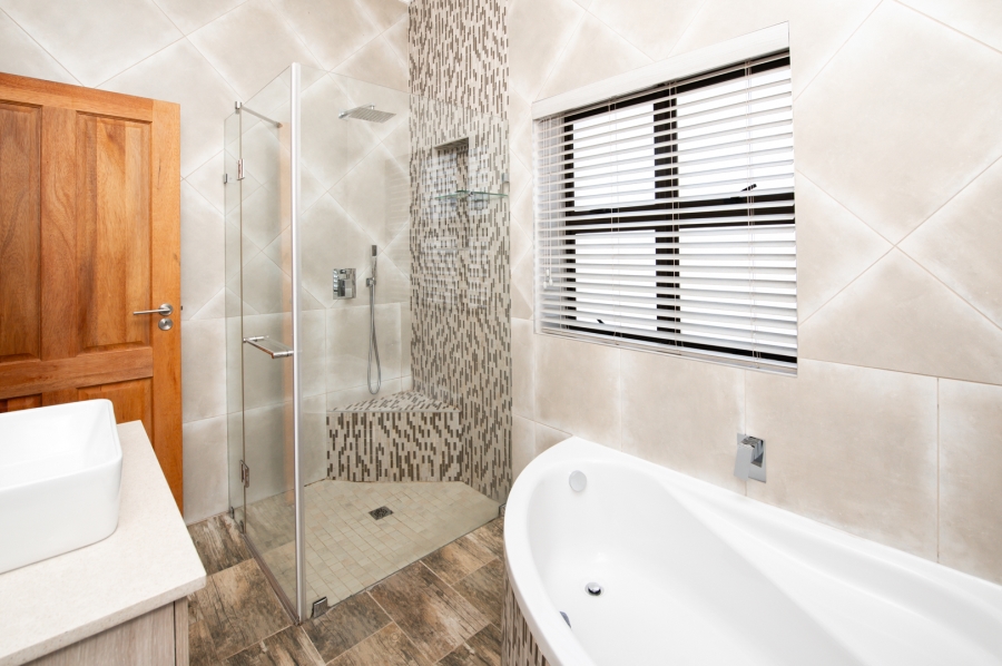 11 Bedroom Property for Sale in Copperleaf Estate Gauteng