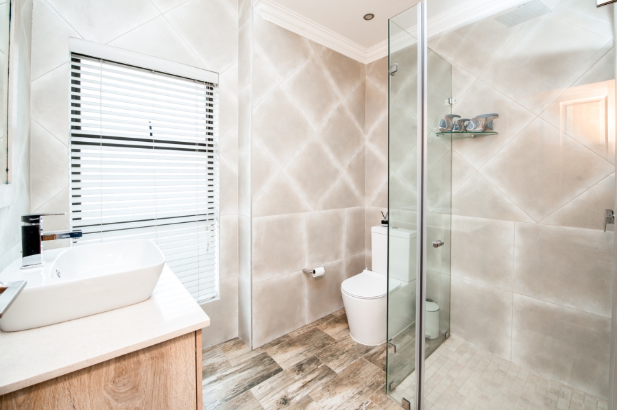 11 Bedroom Property for Sale in Copperleaf Estate Gauteng