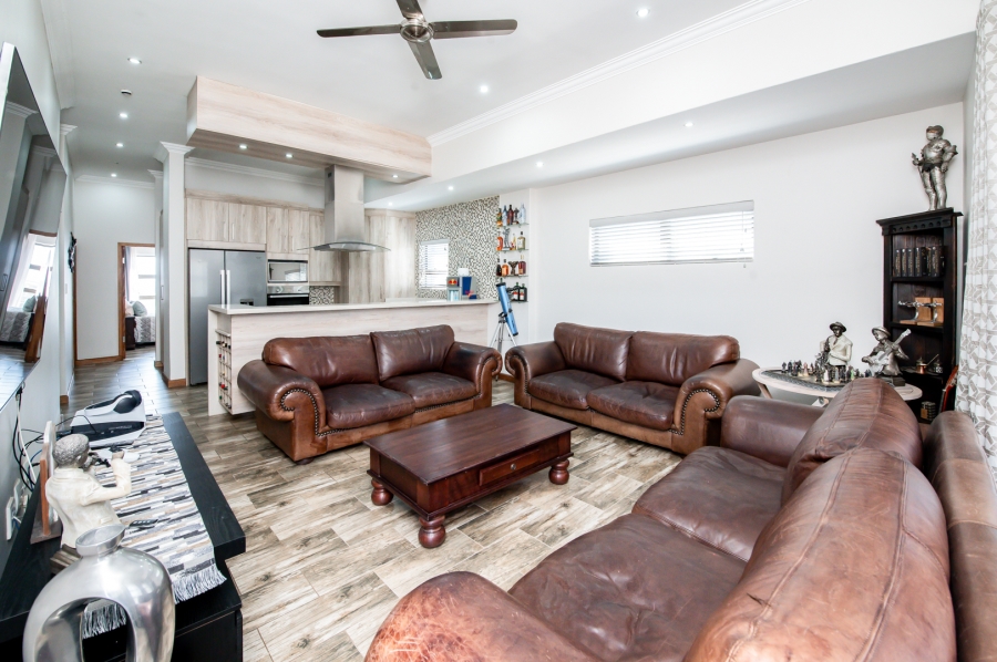 11 Bedroom Property for Sale in Copperleaf Estate Gauteng