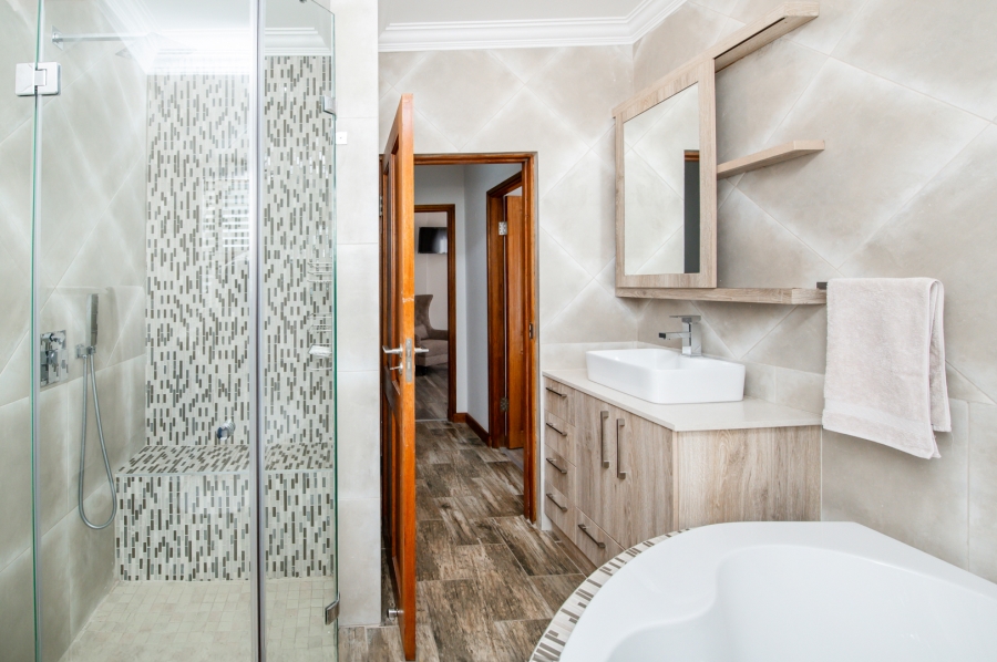 11 Bedroom Property for Sale in Copperleaf Estate Gauteng