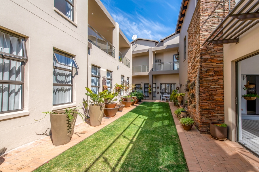 11 Bedroom Property for Sale in Copperleaf Estate Gauteng