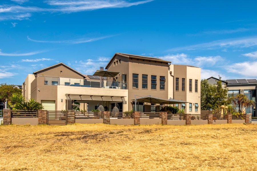 11 Bedroom Property for Sale in Copperleaf Estate Gauteng