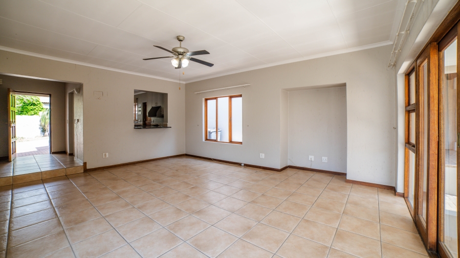 To Let 3 Bedroom Property for Rent in Lonehill Gauteng